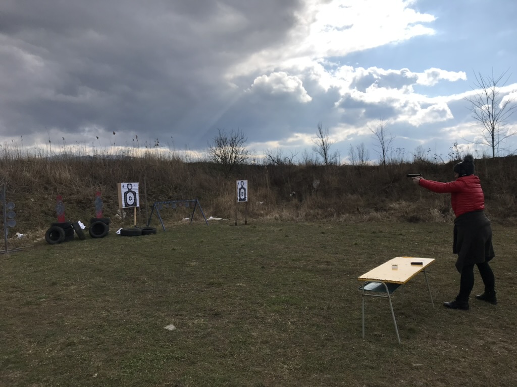 Streľba z pištole na strelnici Koš